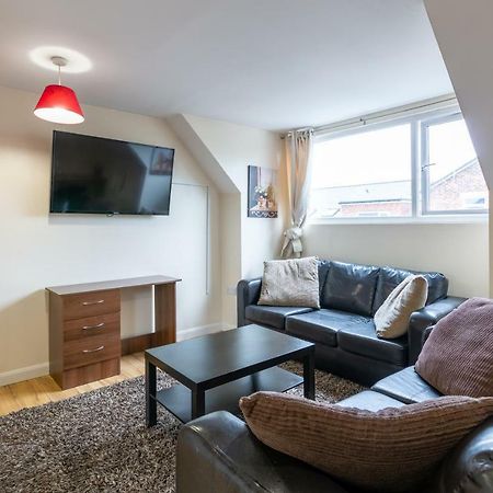 Newcastle City Studio Apartments Екстер'єр фото