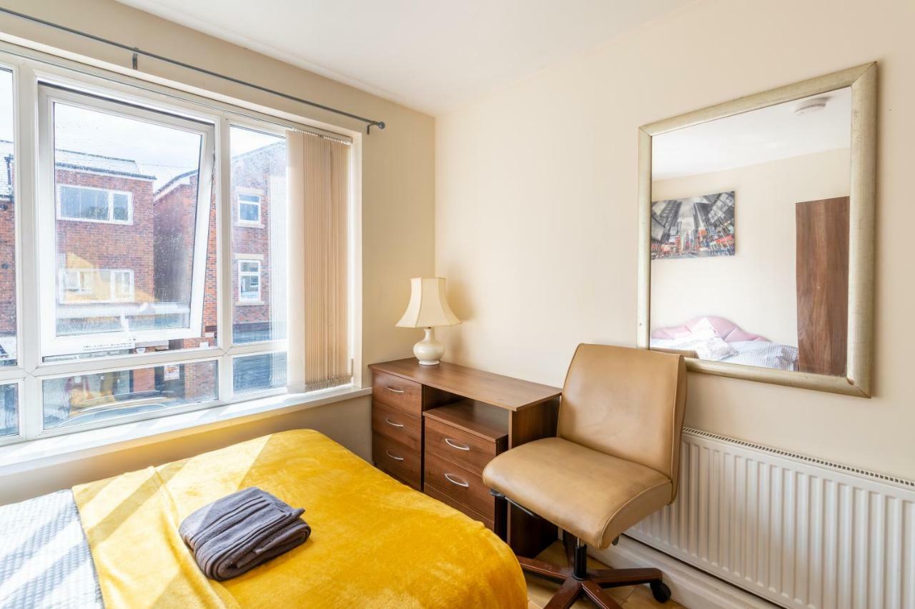 Newcastle City Studio Apartments Екстер'єр фото