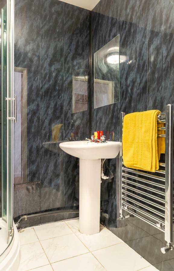 Newcastle City Studio Apartments Екстер'єр фото