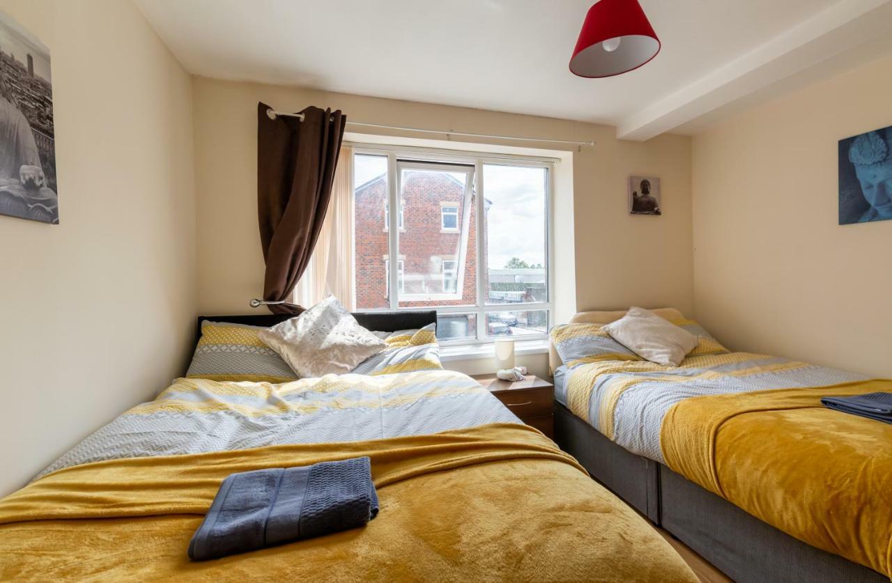 Newcastle City Studio Apartments Екстер'єр фото