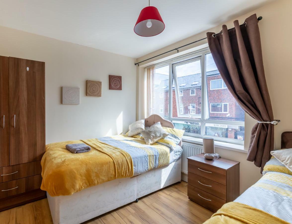 Newcastle City Studio Apartments Екстер'єр фото